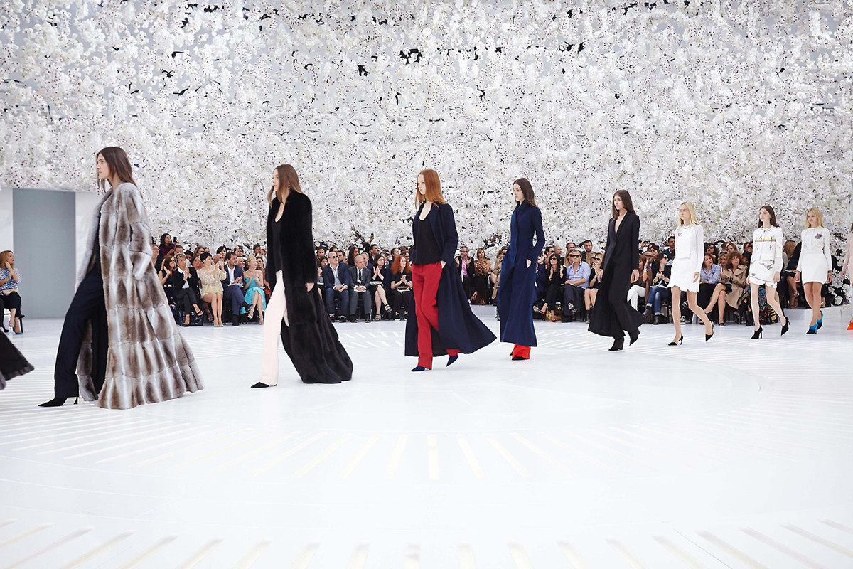 christian-dior-couture-fallwinter-2014-fashion-show-musee-rodin-paris-betak-8
