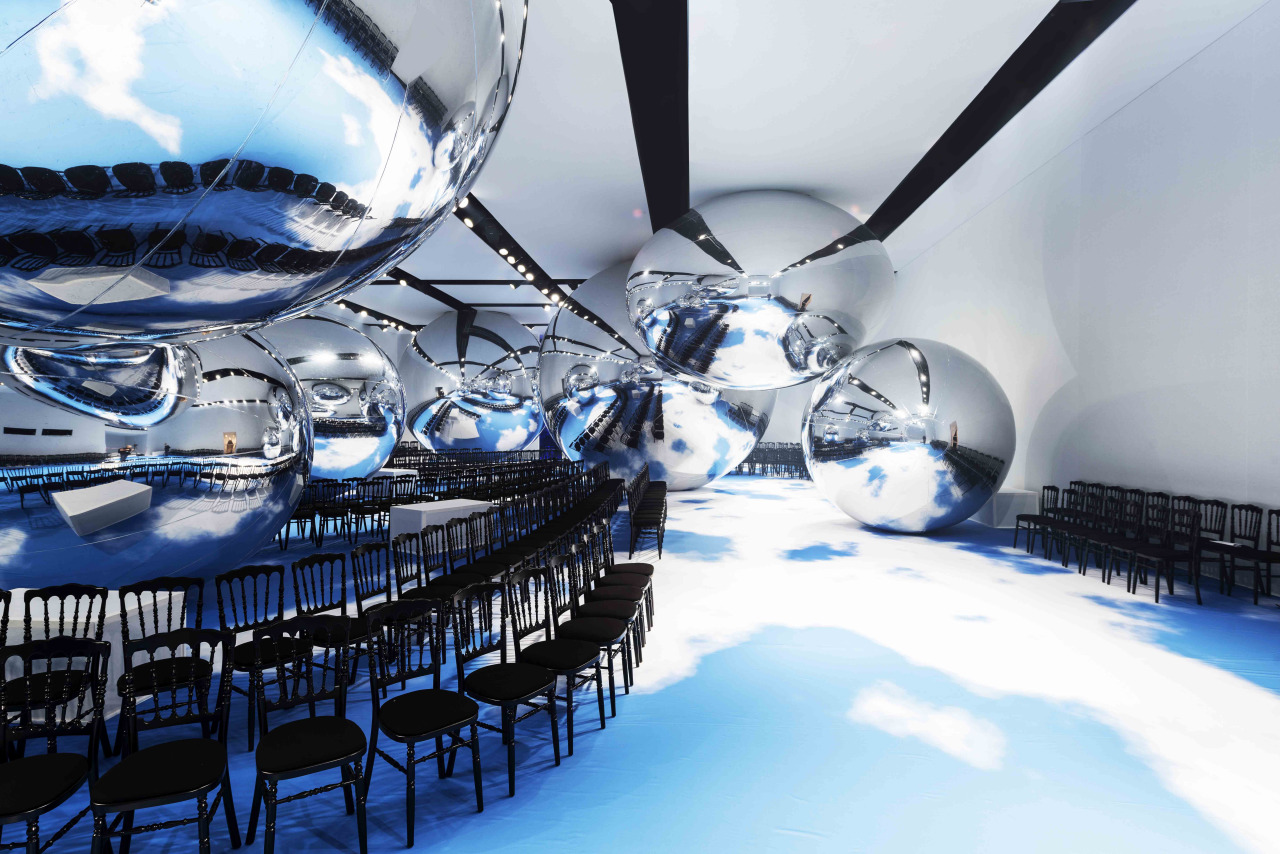 Dior fashion show in Moscow 07-2013